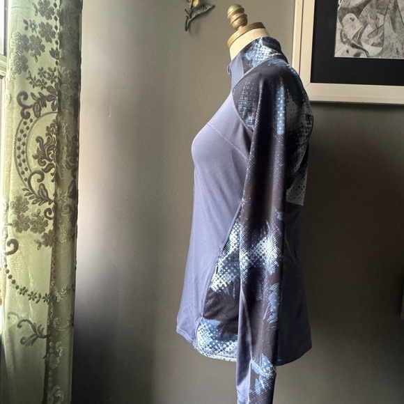 Athleta Running Wild Half Zip 2.0 Electro Iron Blue Pullover Size Medium - Picture 5 of 12